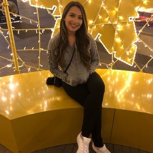 Meet your Posher, Sabrina